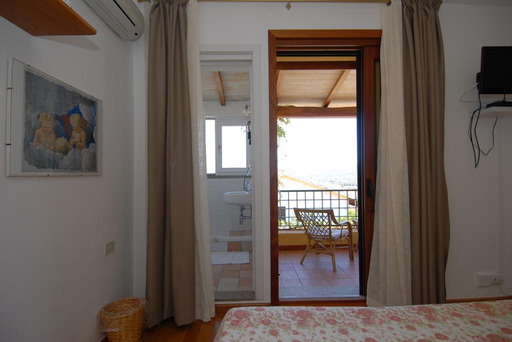 Bed and Breakfast La Chicca Di Francesca Санта-Тереза-Галлура Экстерьер фото