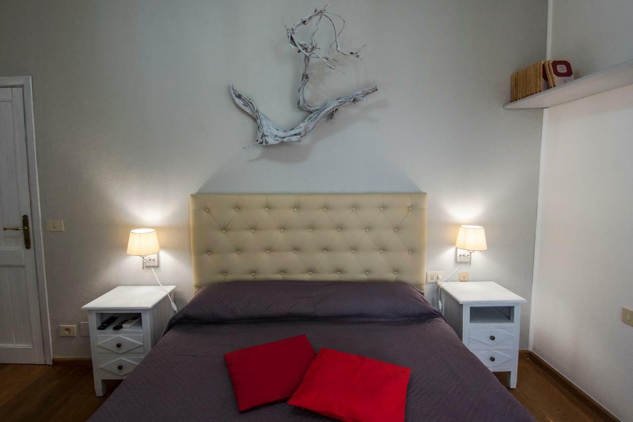 Bed and Breakfast La Chicca Di Francesca Санта-Тереза-Галлура Экстерьер фото
